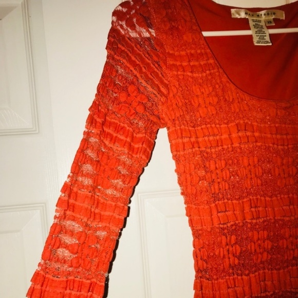 Lace Figure Hugging Dress with Stretch - Picture 3 of 7